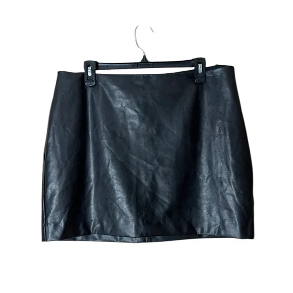 Express Black Faux Leather Mini Skirt - Picture 2 of 5